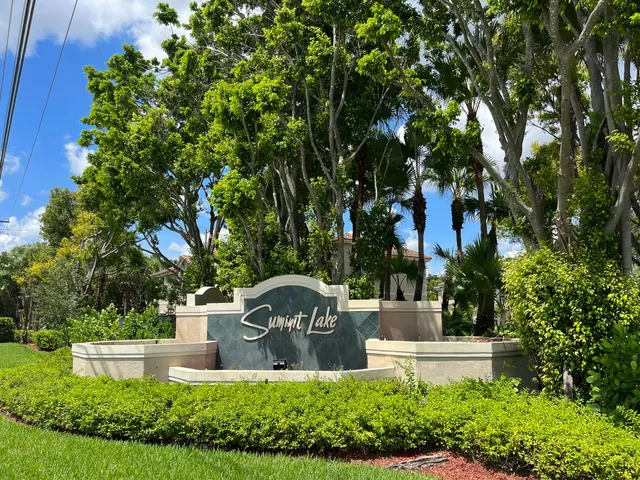 $2,300 | 930 Summit Lake Drive, West Palm Beach, FL 33406