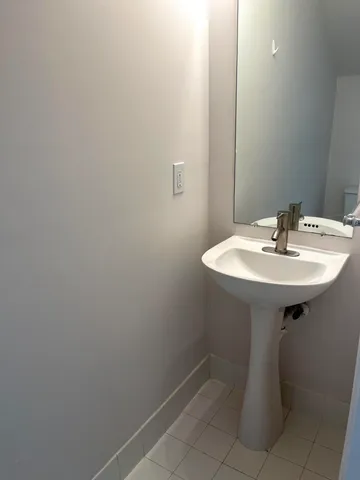 $2,300 | 930 Summit Lake Drive, West Palm Beach, FL 33406