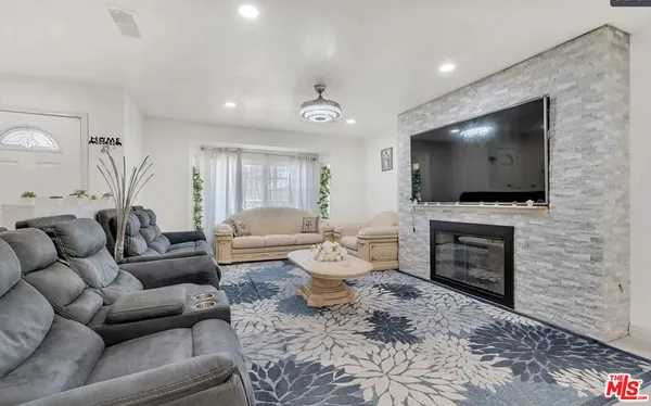 $4,395 | 7701 Baird Avenue, Reseda, CA 91335