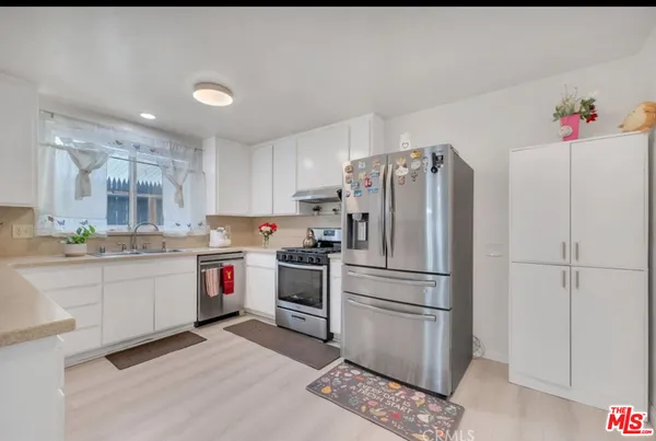 $4,395 | 7701 Baird Avenue, Reseda, CA 91335