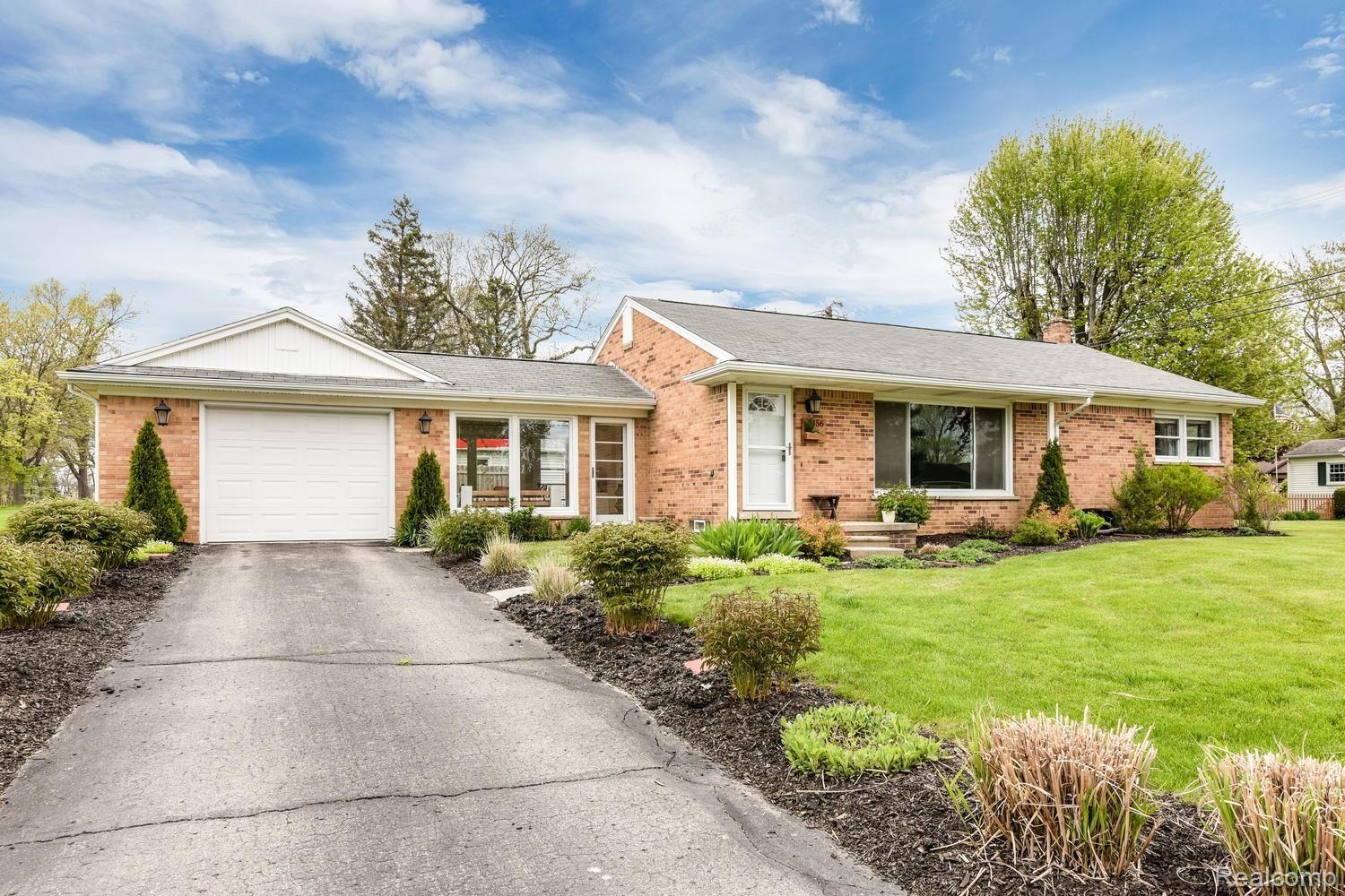 456 Orchard Ridge Road South Lyon, MI 48178 - Photo 1 of 23 #1.jpg
