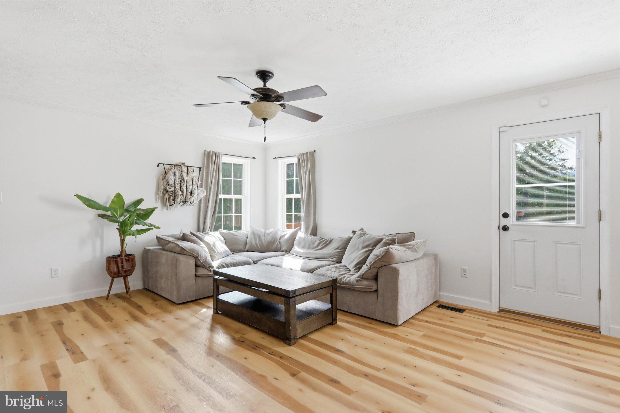 1233 Country Brook Road Toms Brook, VA 22660 - Photo 29 of 52 Living Room