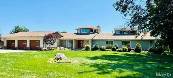 $699,900 | 5119 White Oak Drive, Smithton, IL 62285