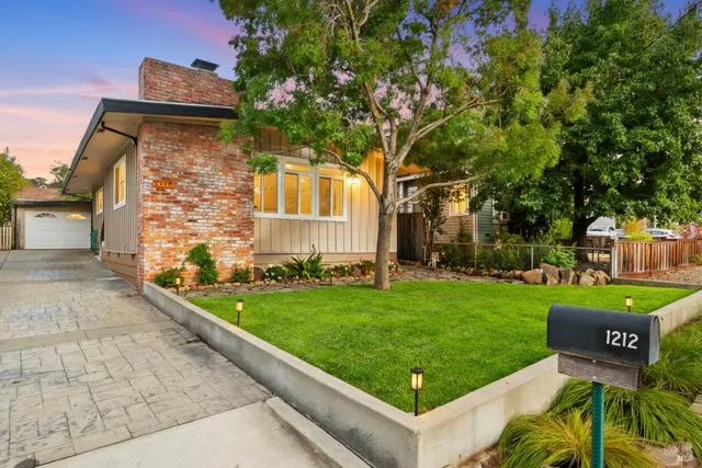 $749,000 | 1212 East Avenue, Napa, CA 94559