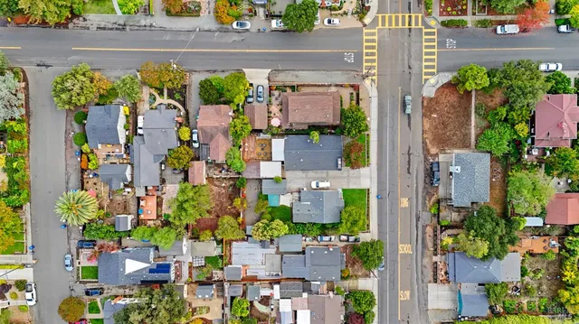 $749,000 | 1212 East Avenue, Napa, CA 94559