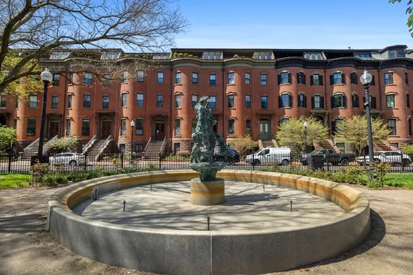 $2,600,000 | 22 Worcester Square, Unit 1, Boston, MA 02118