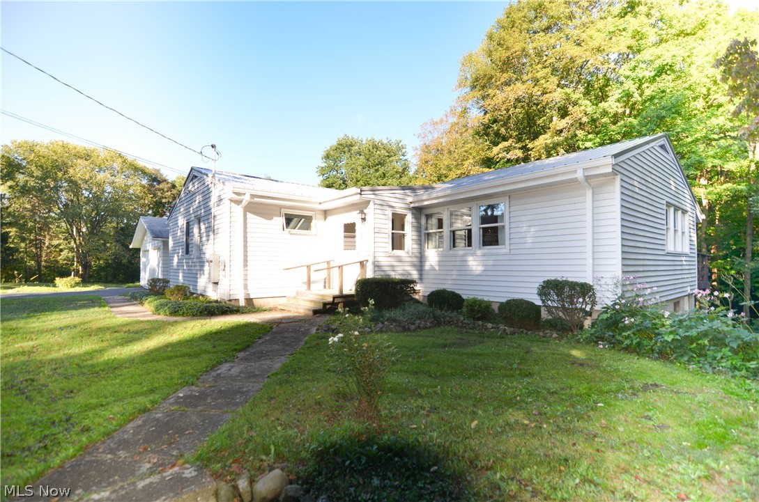 11910 Sheldon Road Mantua, OH 44255 - Photo 2 of 25 Gallery Image 2