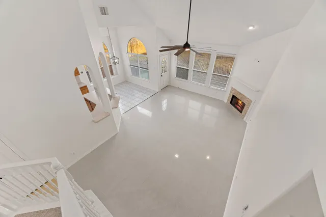 $2,600 | 910 Box Elder Drive, Magnolia, TX 77354