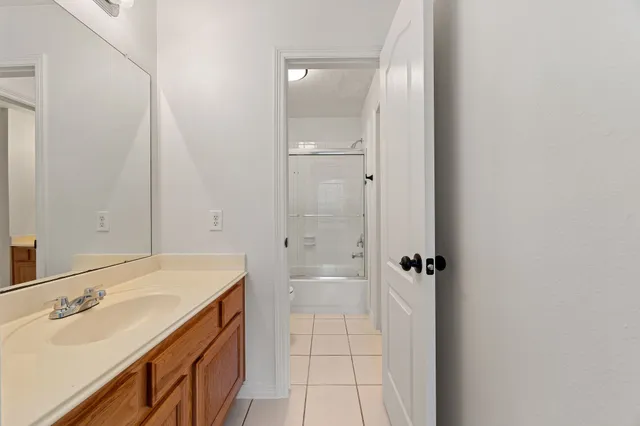 $2,600 | 910 Box Elder Drive, Magnolia, TX 77354