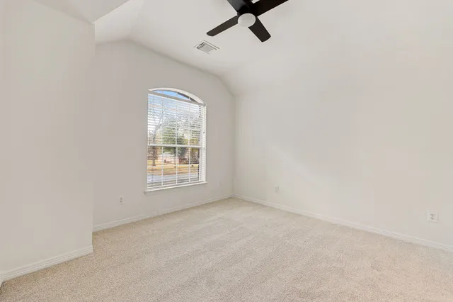 $2,600 | 910 Box Elder Drive, Magnolia, TX 77354