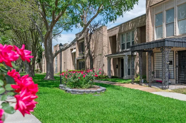 $2,199 | 9417 Bassoon Drive, Houston, TX 77025