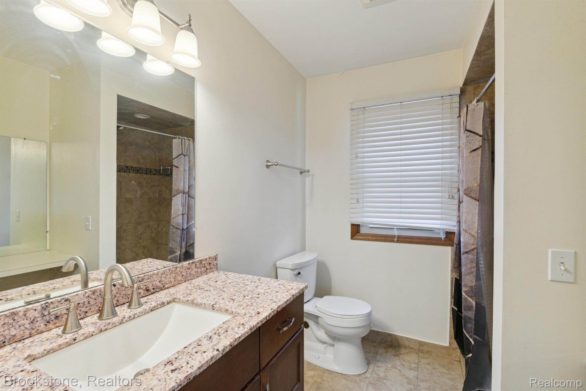 36875 Chesapeake Road Farmington, MI 48335 - Photo 24 of 41 Gallery Image 24