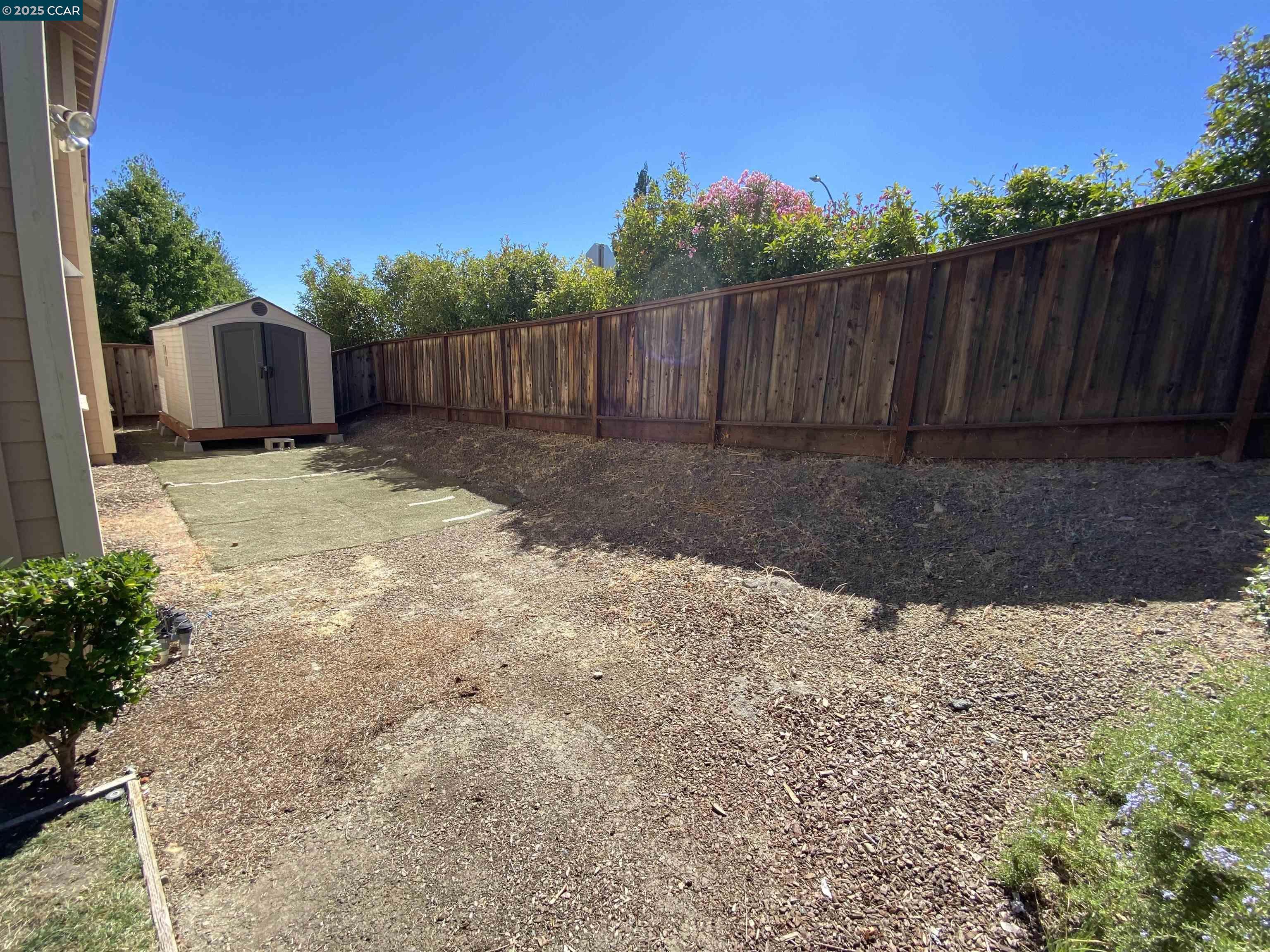 1900 La Veranda Place Martinez, CA 94553 - Photo 27 of 57 a view of a backyard with wooden fence