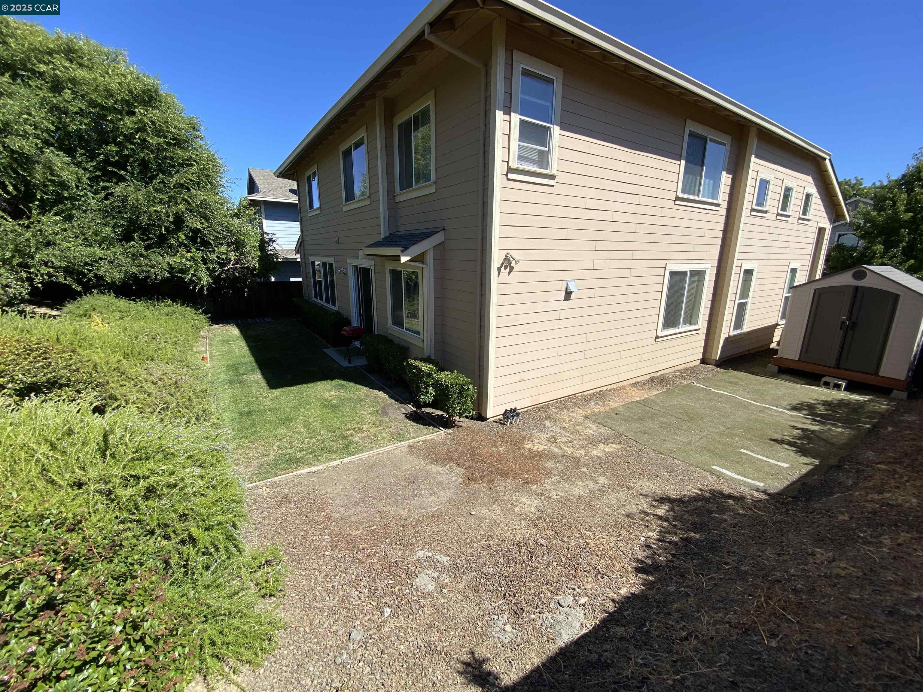 1900 La Veranda Place Martinez, CA 94553 - Photo 28 of 57 a view of backyard of the house