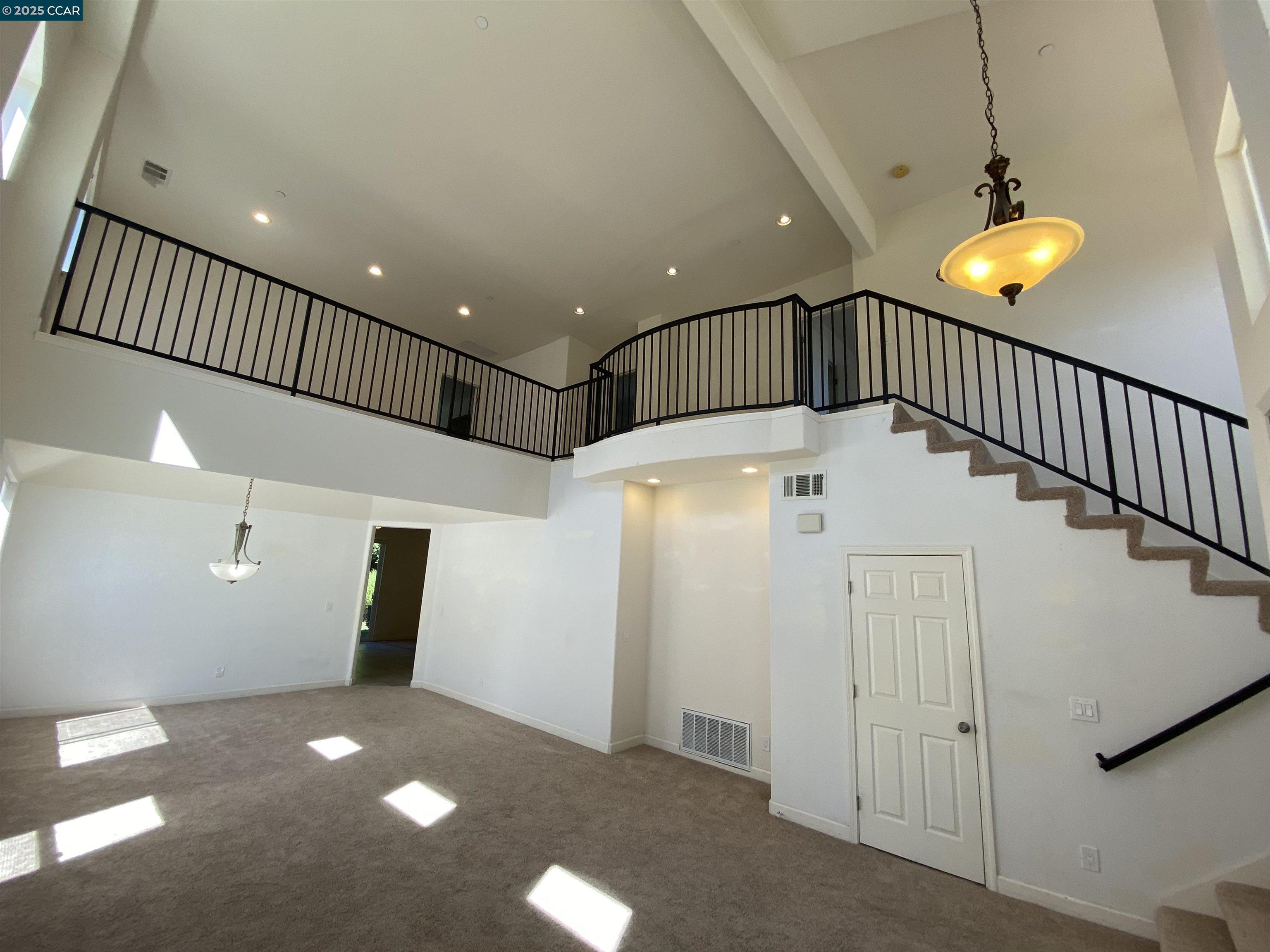 1900 La Veranda Place Martinez, CA 94553 - Photo 5 of 57 a view of a hallway with a yellow plant