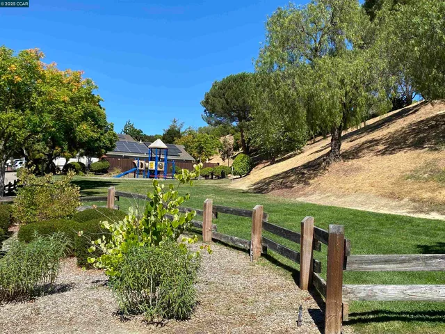 $4,800 | 1900 La Veranda Place, Martinez, CA 94553