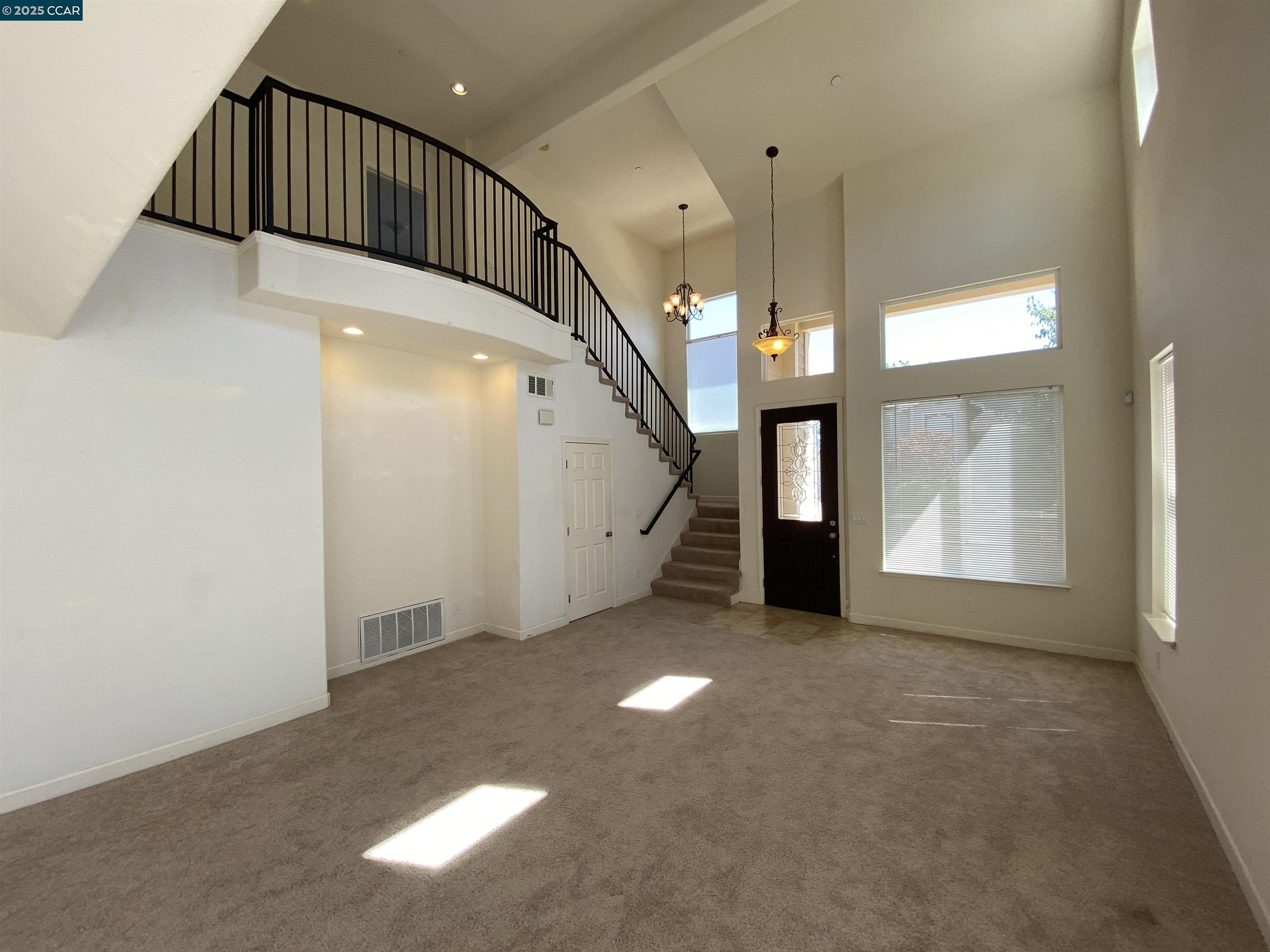 1900 La Veranda Place Martinez, CA 94553 - Photo 7 of 57 a view of an entryway