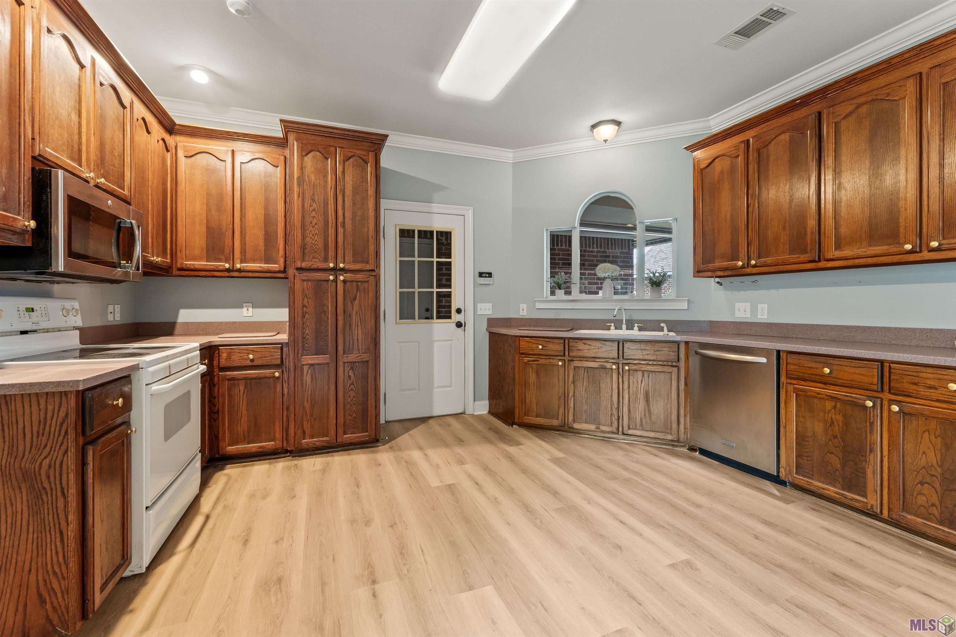 1943 Hunters Way Drive Baton Rouge, LA 70816 - Photo 5 of 25