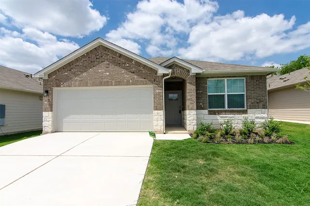 $1,950 | 117 Naset Drive, Georgetown, TX 78626