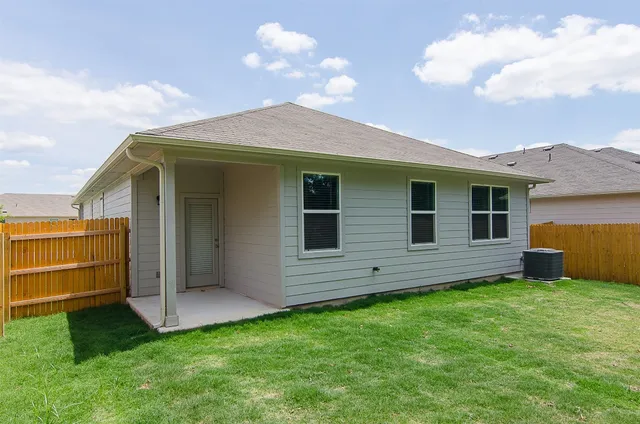 $1,950 | 117 Naset Drive, Georgetown, TX 78626