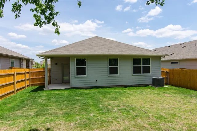 $1,950 | 117 Naset Drive, Georgetown, TX 78626