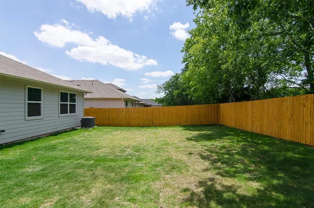 $1,950 | 117 Naset Drive, Georgetown, TX 78626