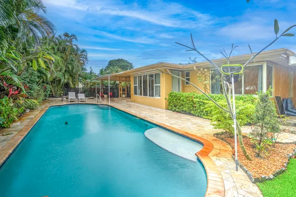 $6,200 | 216 32nd Street, West Palm Beach, FL 33407