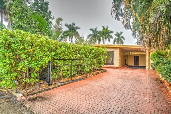 $6,200 | 216 32nd Street, West Palm Beach, FL 33407