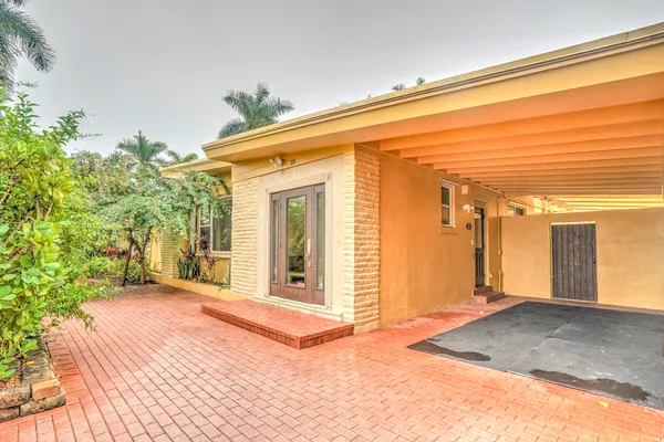 $6,200 | 216 32nd Street, West Palm Beach, FL 33407