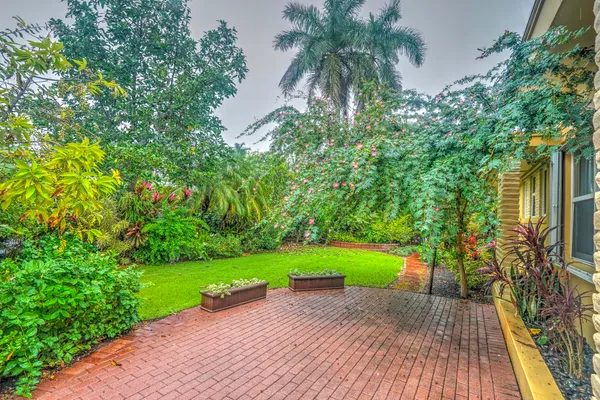 $6,200 | 216 32nd Street, West Palm Beach, FL 33407