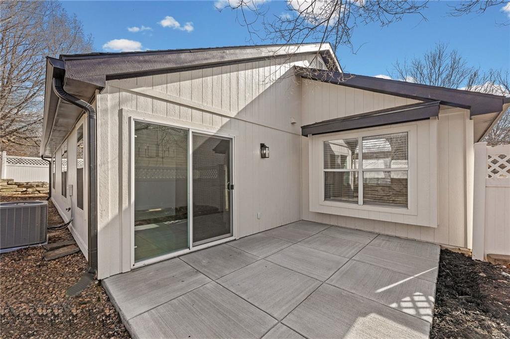 1820 Hampton Street Lawrence, KS 66046 - Photo 13 of 34