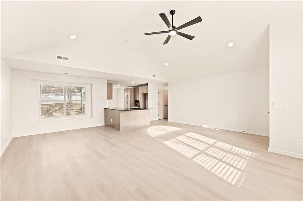 1820 Hampton Street Lawrence, KS 66046 - Photo 4 of 34