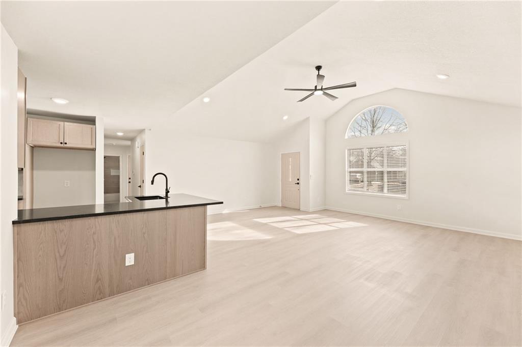 1820 Hampton Street Lawrence, KS 66046 - Photo 6 of 34