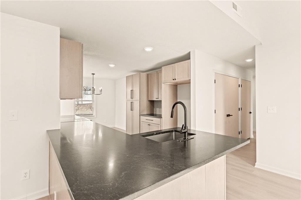 1820 Hampton Street Lawrence, KS 66046 - Photo 7 of 34