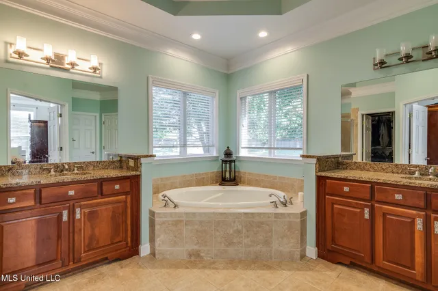 $920,000 | 268 Bonnie Blue Cove, Olive Branch, MS 38654