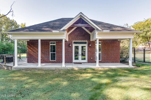$920,000 | 268 Bonnie Blue Cove, Olive Branch, MS 38654