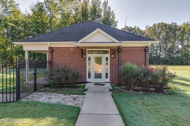 $920,000 | 268 Bonnie Blue Cove, Olive Branch, MS 38654