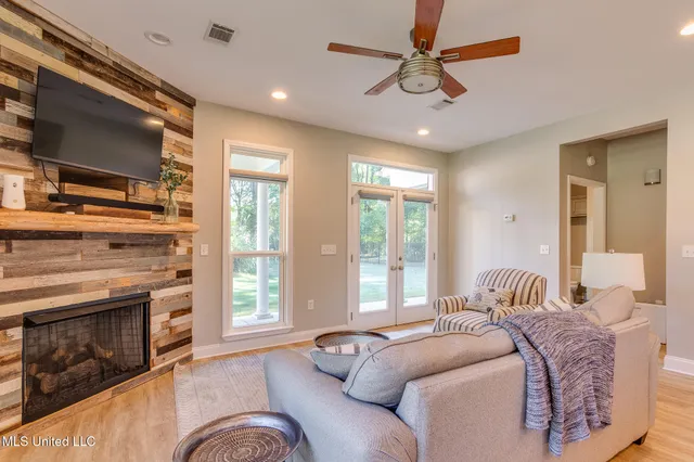 $920,000 | 268 Bonnie Blue Cove, Olive Branch, MS 38654