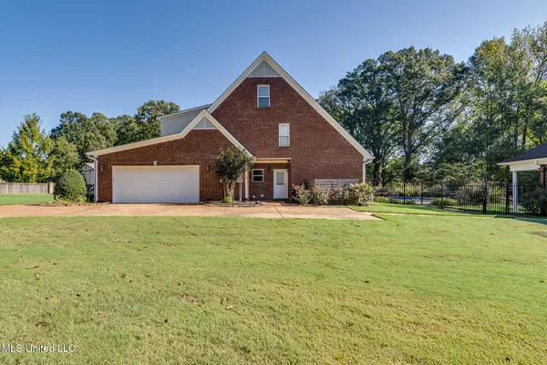 $899,900 | 268 Bonnie Blue Cove, Olive Branch, MS 38654