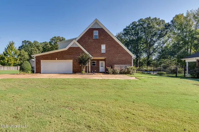 $920,000 | 268 Bonnie Blue Cove, Olive Branch, MS 38654