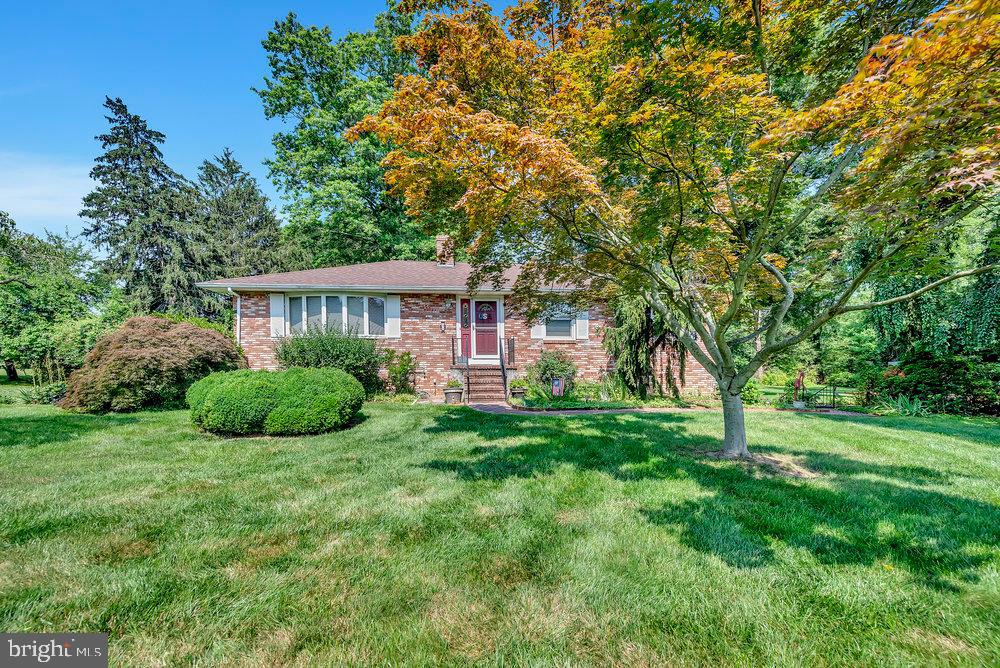 33 Spring Garden Road Robbinsville, NJ 08691 - Photo 1 of 30 Gallery Image 1