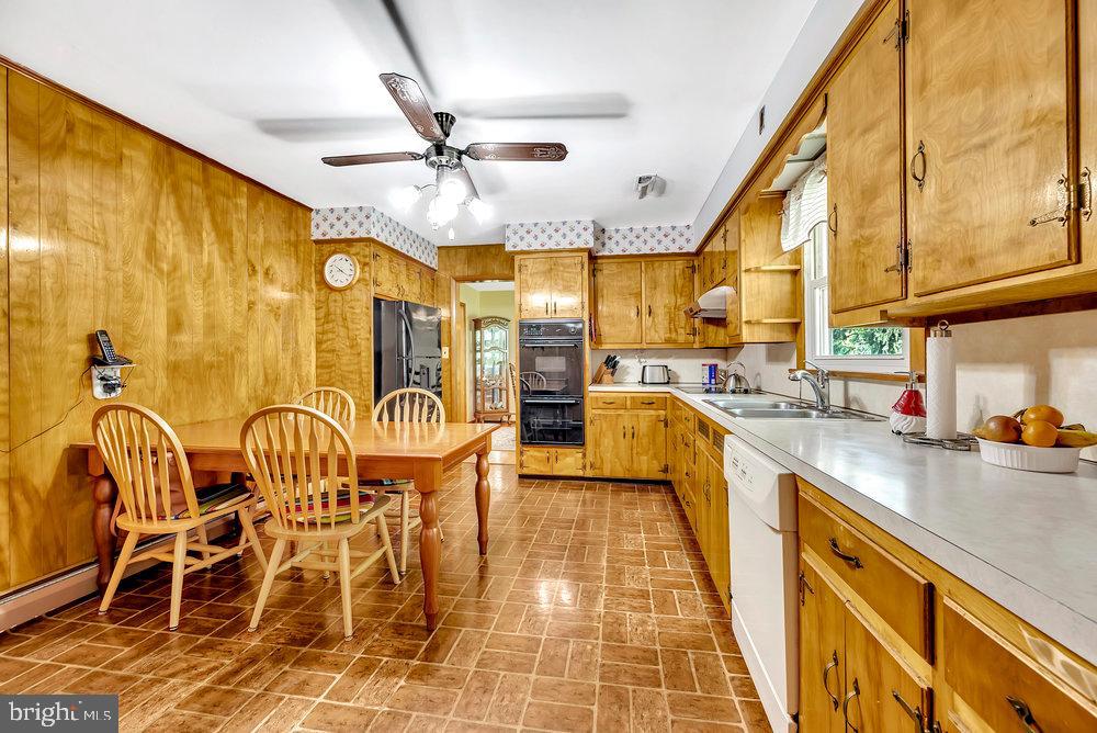 33 Spring Garden Road Robbinsville, NJ 08691 - Photo 15 of 30 Gallery Image 15