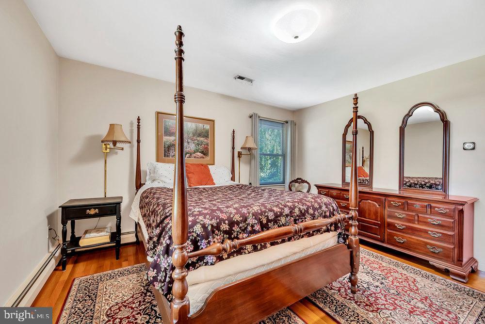 33 Spring Garden Road Robbinsville, NJ 08691 - Photo 18 of 30 Gallery Image 18