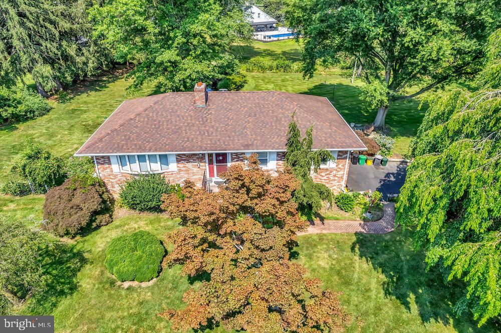 33 Spring Garden Road Robbinsville, NJ 08691 - Photo 2 of 30 Gallery Image 2