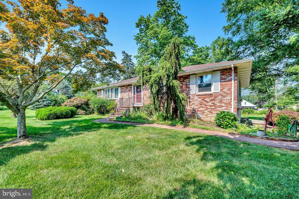 33 Spring Garden Road Robbinsville, NJ 08691 - Photo 5 of 30 Gallery Image 5