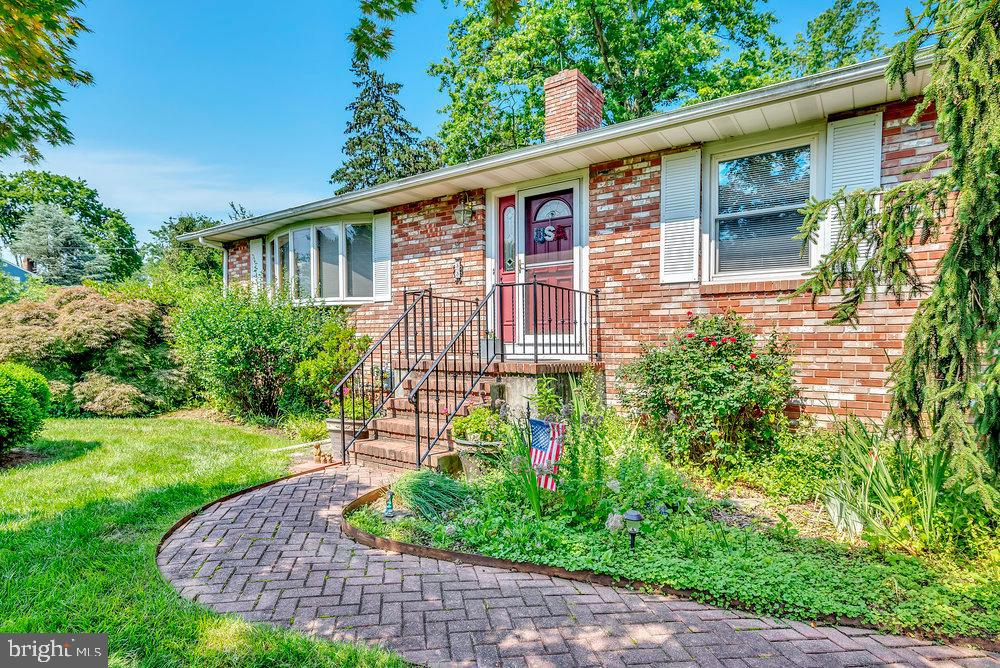 33 Spring Garden Road Robbinsville, NJ 08691 - Photo 6 of 30 Gallery Image 6