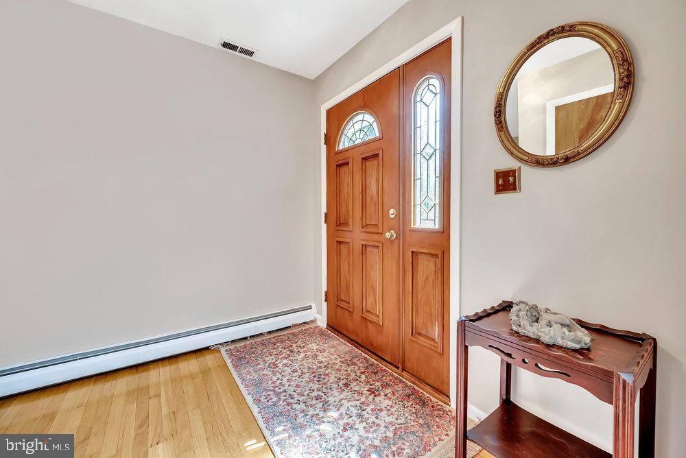 33 Spring Garden Road Robbinsville, NJ 08691 - Photo 8 of 30 Gallery Image 8