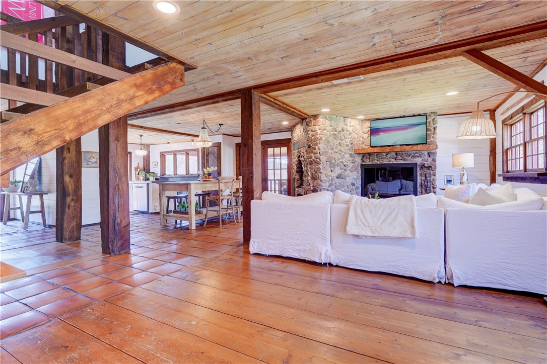 65 Mitchell Road Pittsford, NY 14534 - Photo 12 of 36