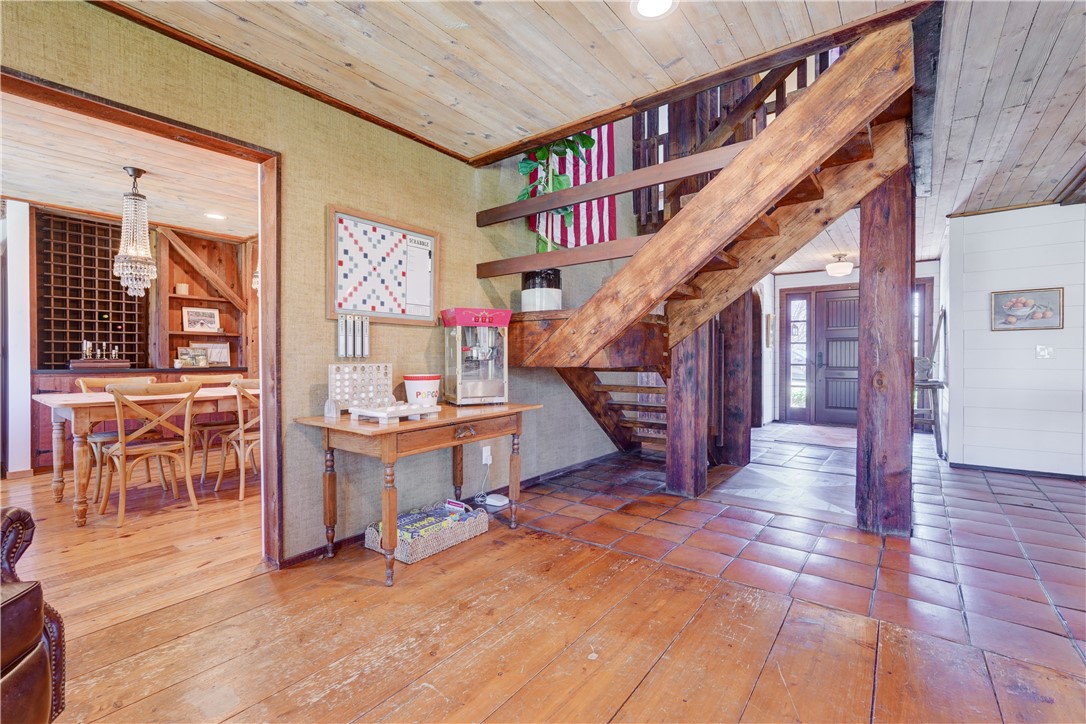 65 Mitchell Road Pittsford, NY 14534 - Photo 13 of 36