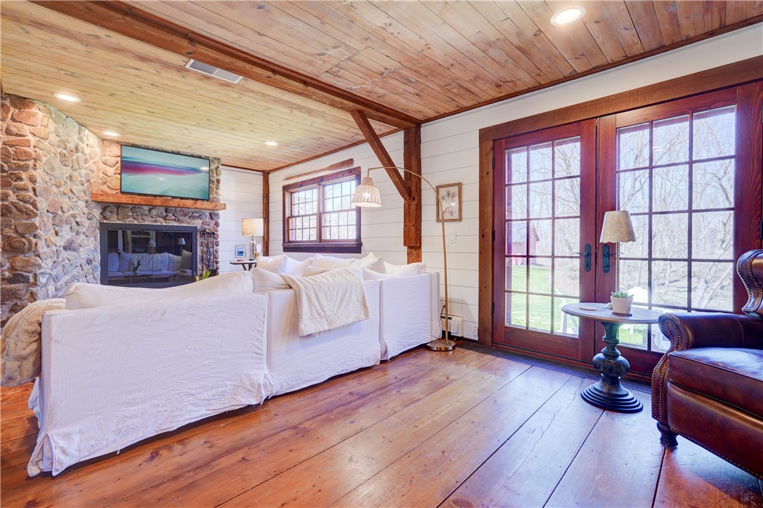 65 Mitchell Road Pittsford, NY 14534 - Photo 14 of 36